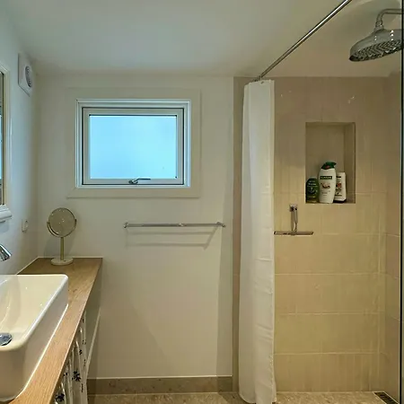 Vakantiehuis Bright Oasis With Private Wellness In *